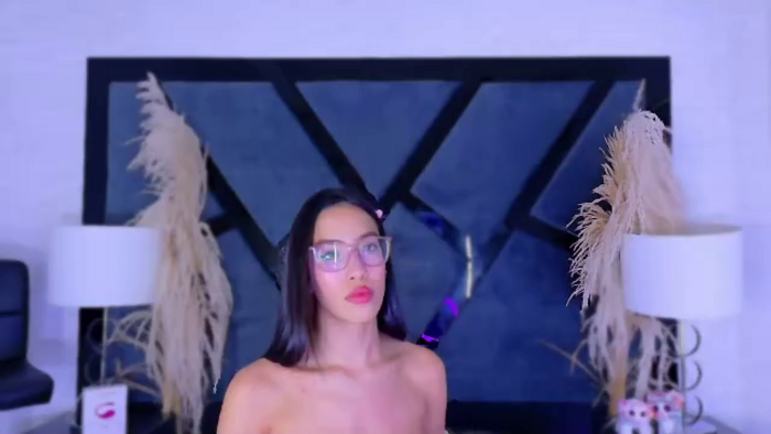 kylie-whitee