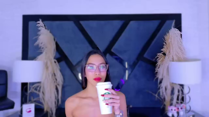 kylie-whitee