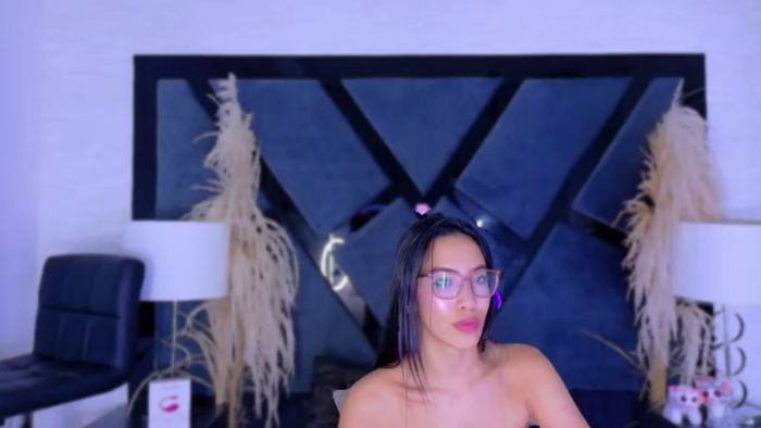 kylie-whitee
