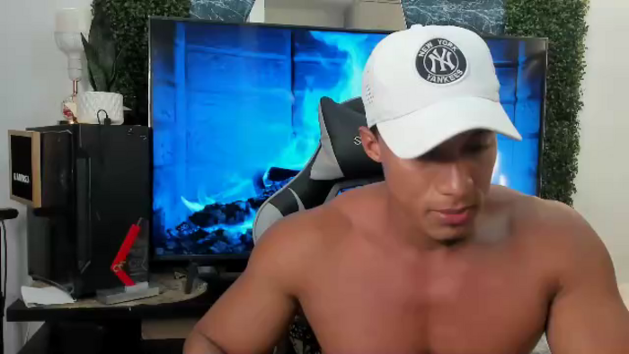 mat-strong