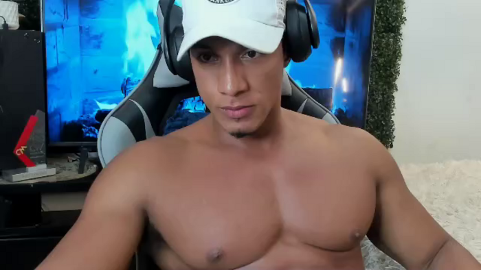 mat-strong