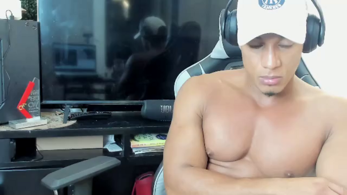 mat-strong