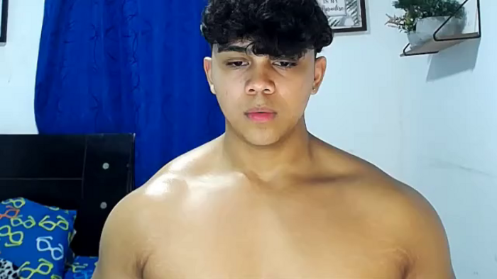 noah-prada