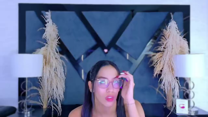 kylie-whitee