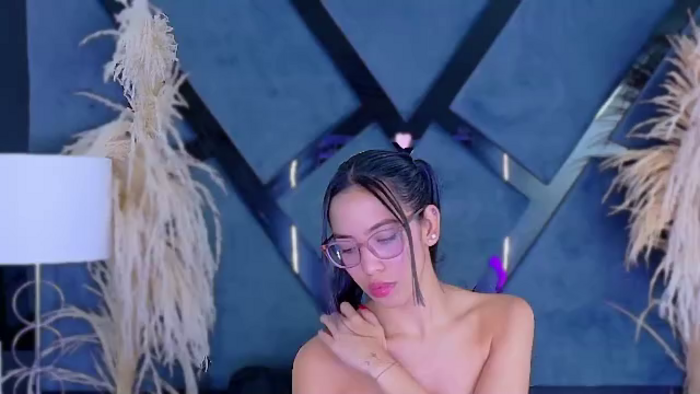 kylie-whitee
