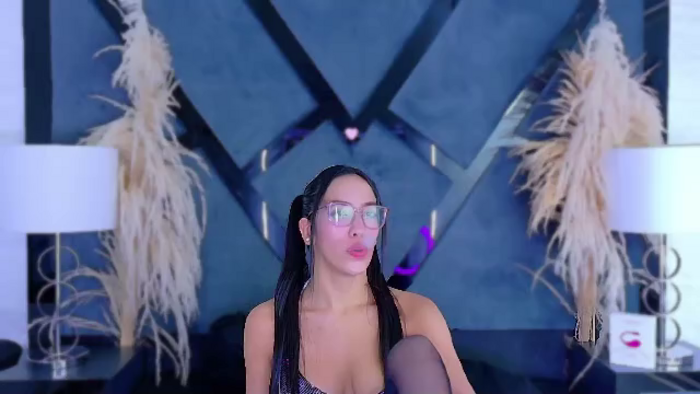 kylie-whitee