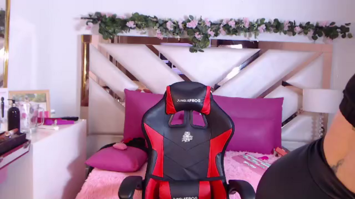 layla-watson