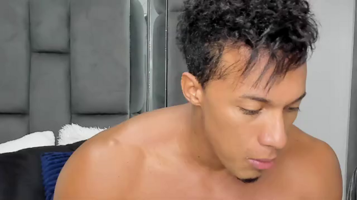 mat-strong