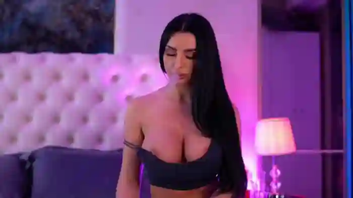 2025/04/03/flirt4free-isabelle-hunt-08-23-20