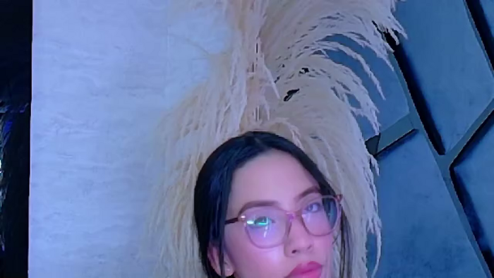 kylie-whitee