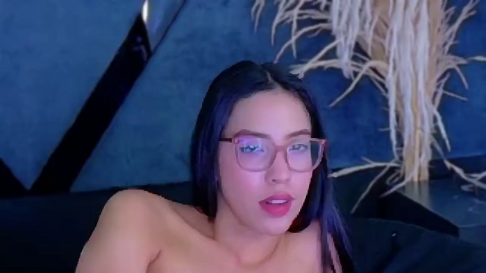 kylie-whitee