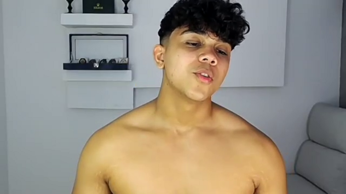 noah-prada