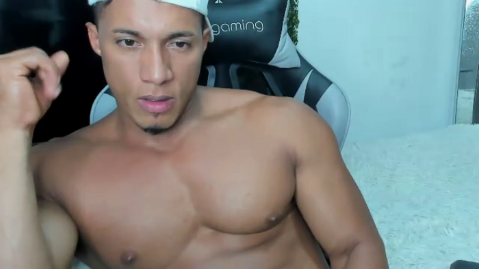 mat-strong