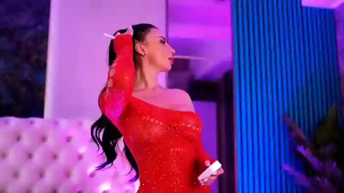 2025/04/12/flirt4free-isabelle-hunt-09-06-42