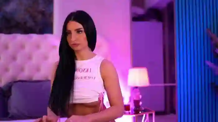 2025/04/13/flirt4free-isabelle-hunt-06-15-15