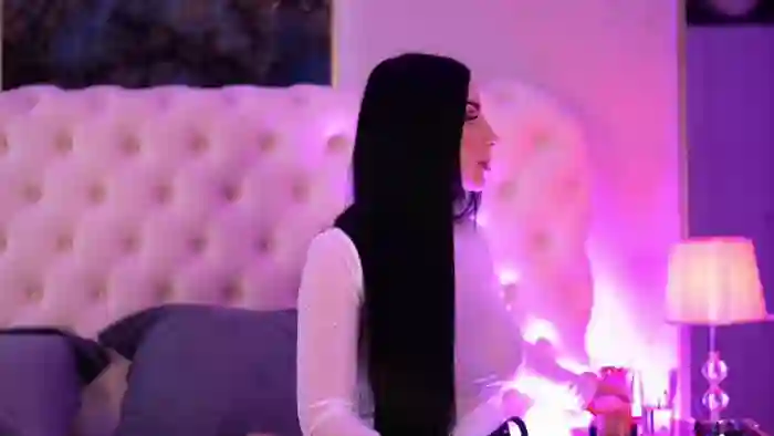 2025/04/16/flirt4free-isabelle-hunt-08-13-50