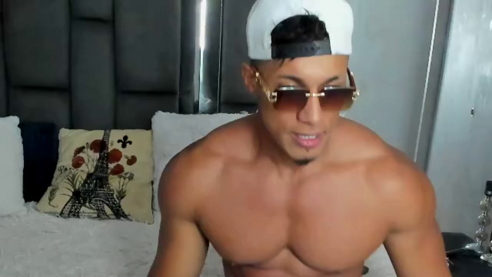 mat-strong