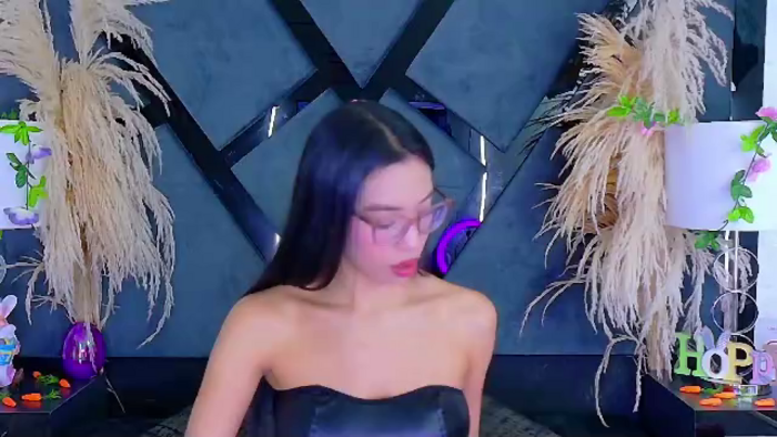 kylie-whitee