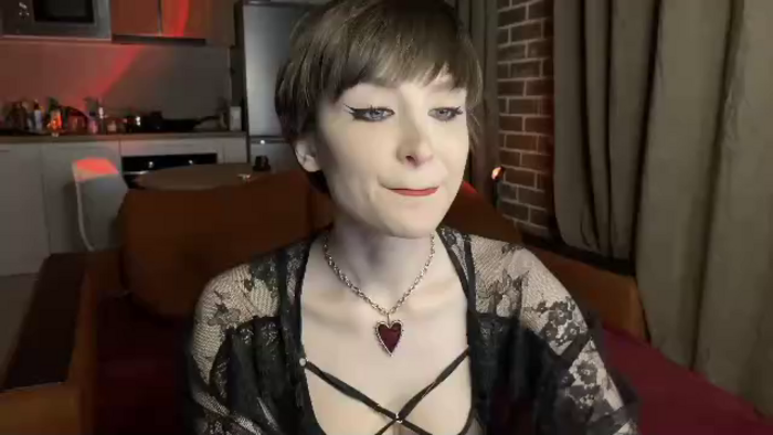 lucia-velvet