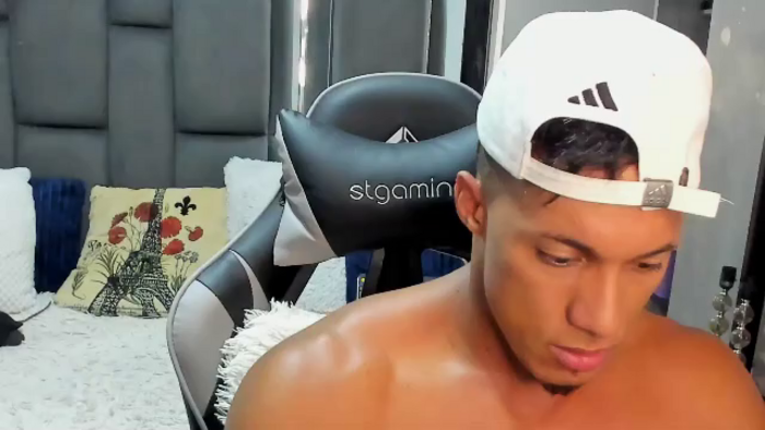 mat-strong