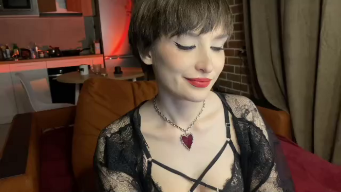 lucia-velvet