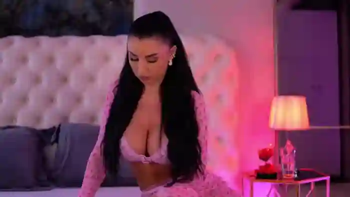 2025/04/19/flirt4free-isabelle-hunt-06-18-05