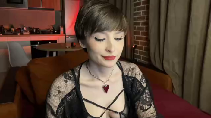 lucia-velvet
