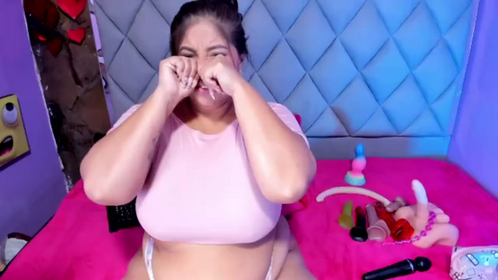 luisana-boobs