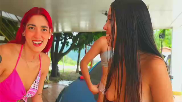 mansion-girls
