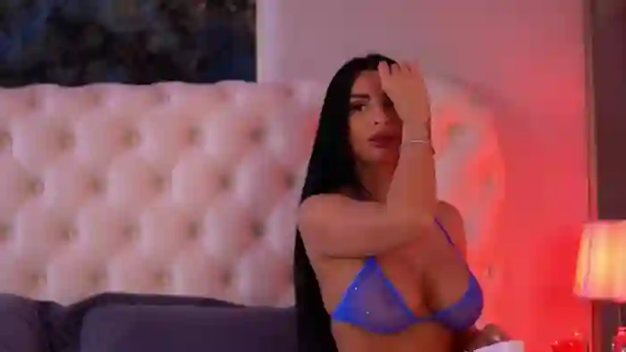 2025/04/22/flirt4free-isabelle-hunt-06-51-37