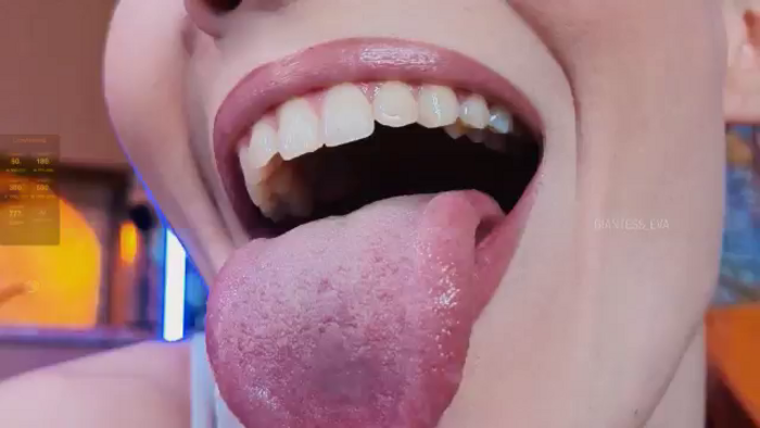 Giantess_Eva