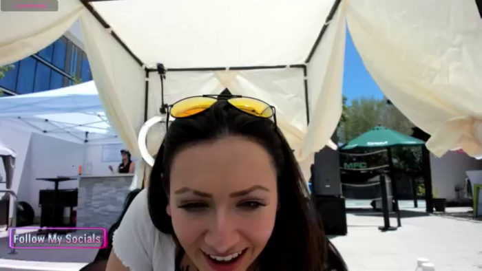 Alyx_Singer