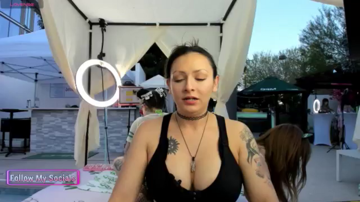 Alyx_Singer