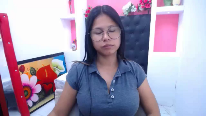 Nicolle26