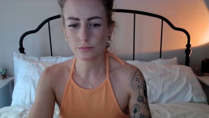 Lena_bee