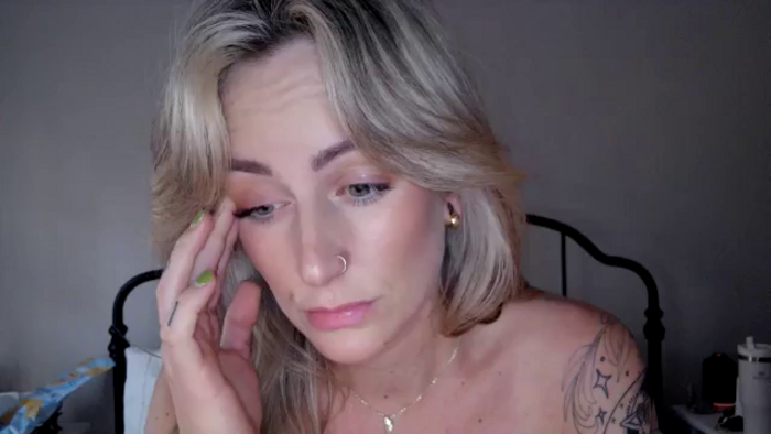 Lena_bee