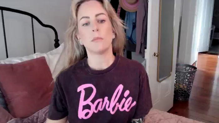 Lena_bee