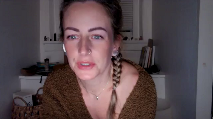 Lena_bee