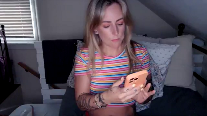 Lena_bee