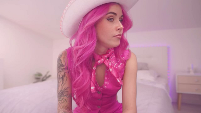 Sarah_Pink