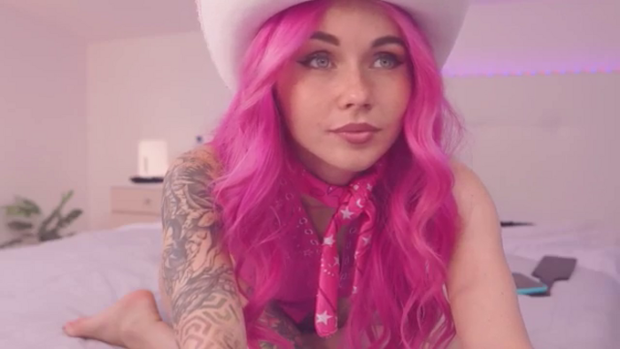 Sarah_Pink