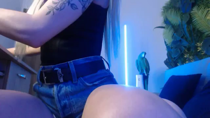 Horny_Blond