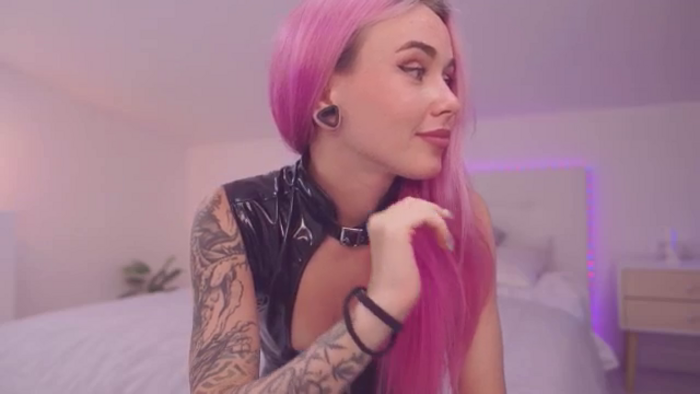 Sarah_Pink