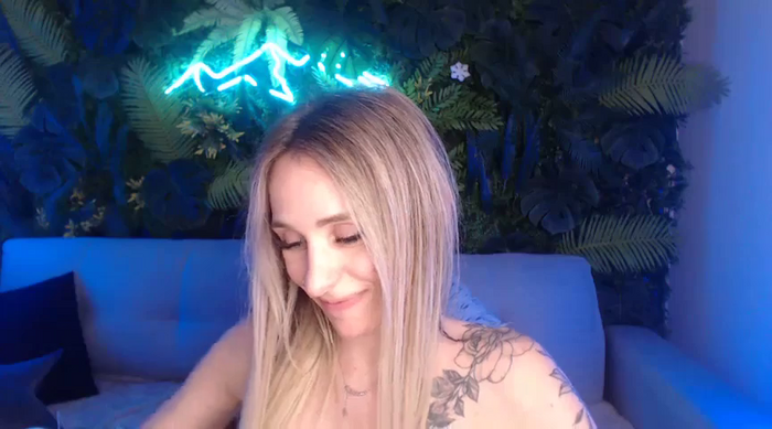 Horny_Blond