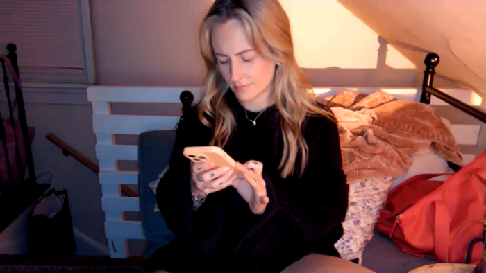 Lena_bee