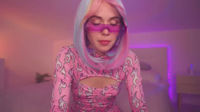 Sarah_Pink