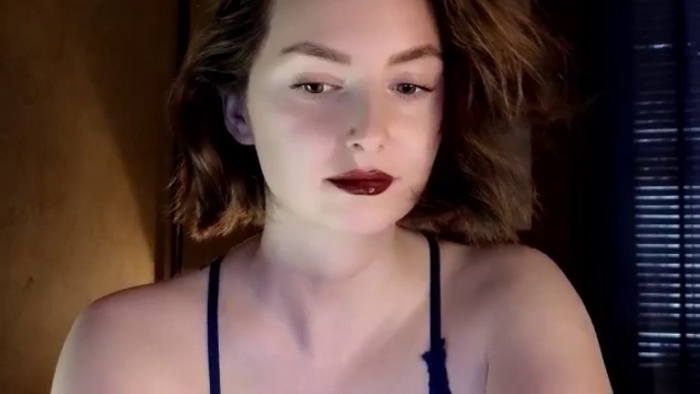 Red_Lips_Girl
