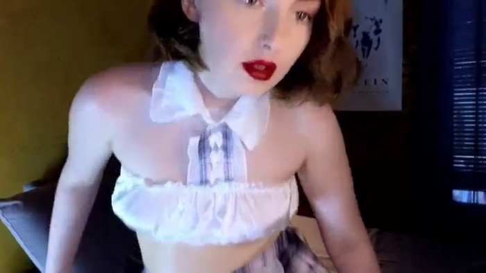 Red_Lips_Girl