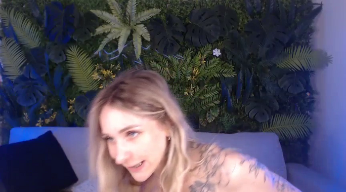 Horny_Blond