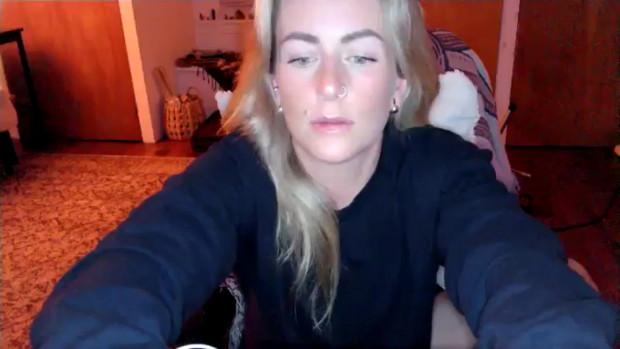 Lena_bee